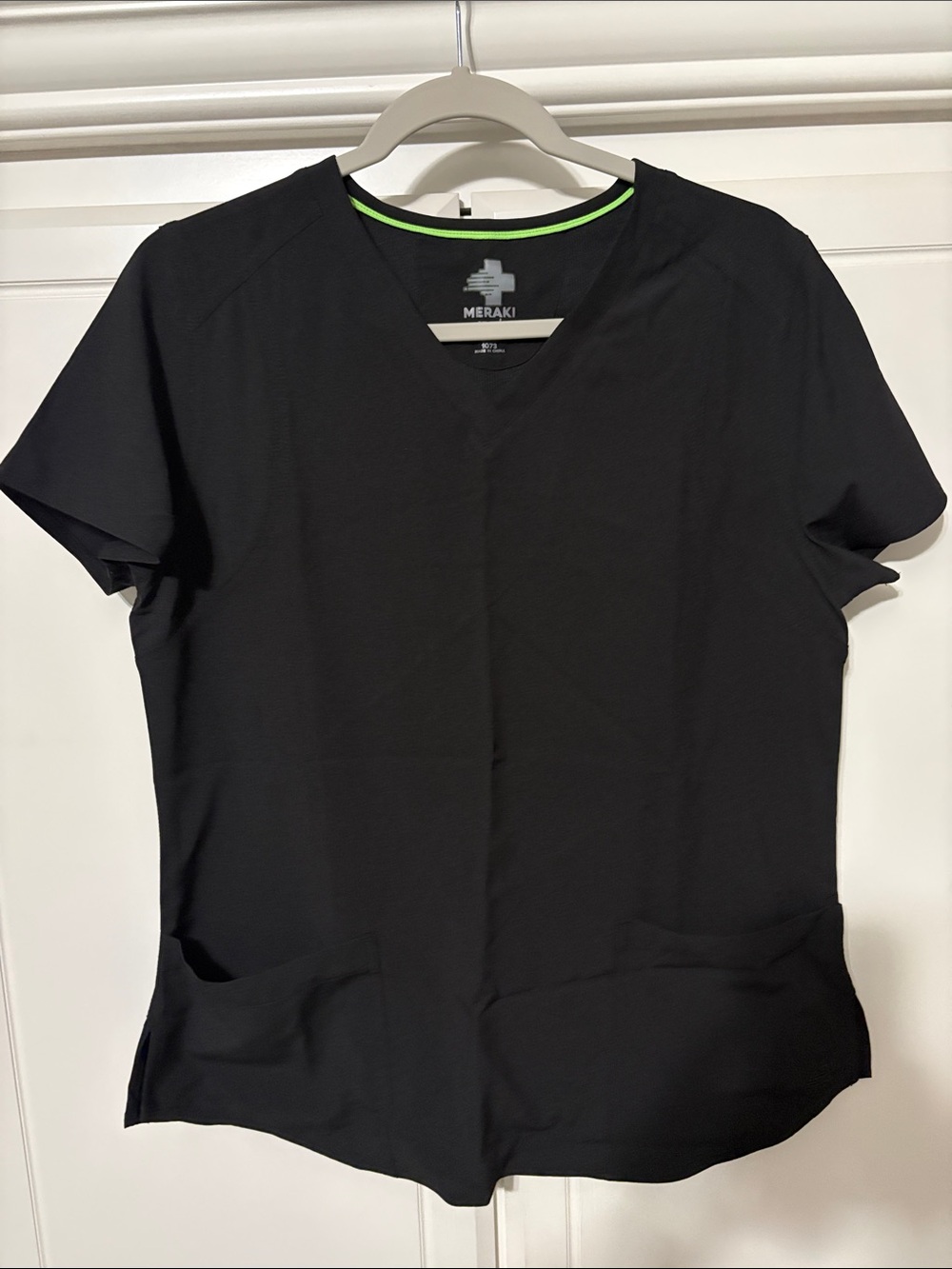 Women’s scrub top : Meraki Black Short-Sleeve V-Neck Scrub Top with Lime Trim